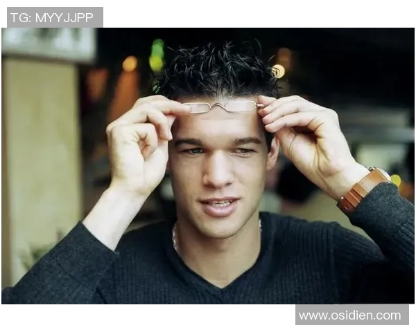 足球球星佩戴近视眼镜的背后故事与影响分析